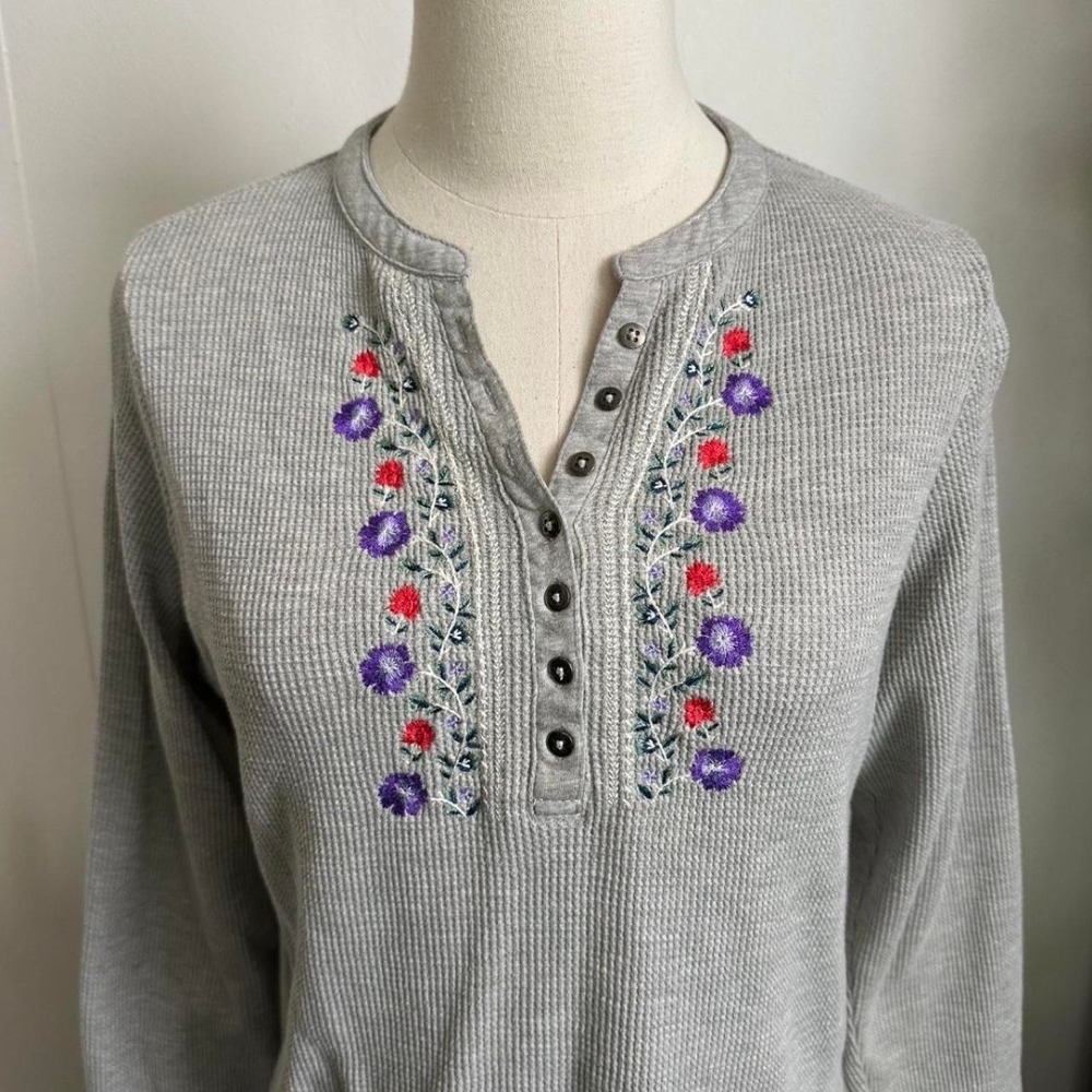 Women Within Grey Henley Top Medium Long Sleeve Floral Embroidered Boxy Waffle